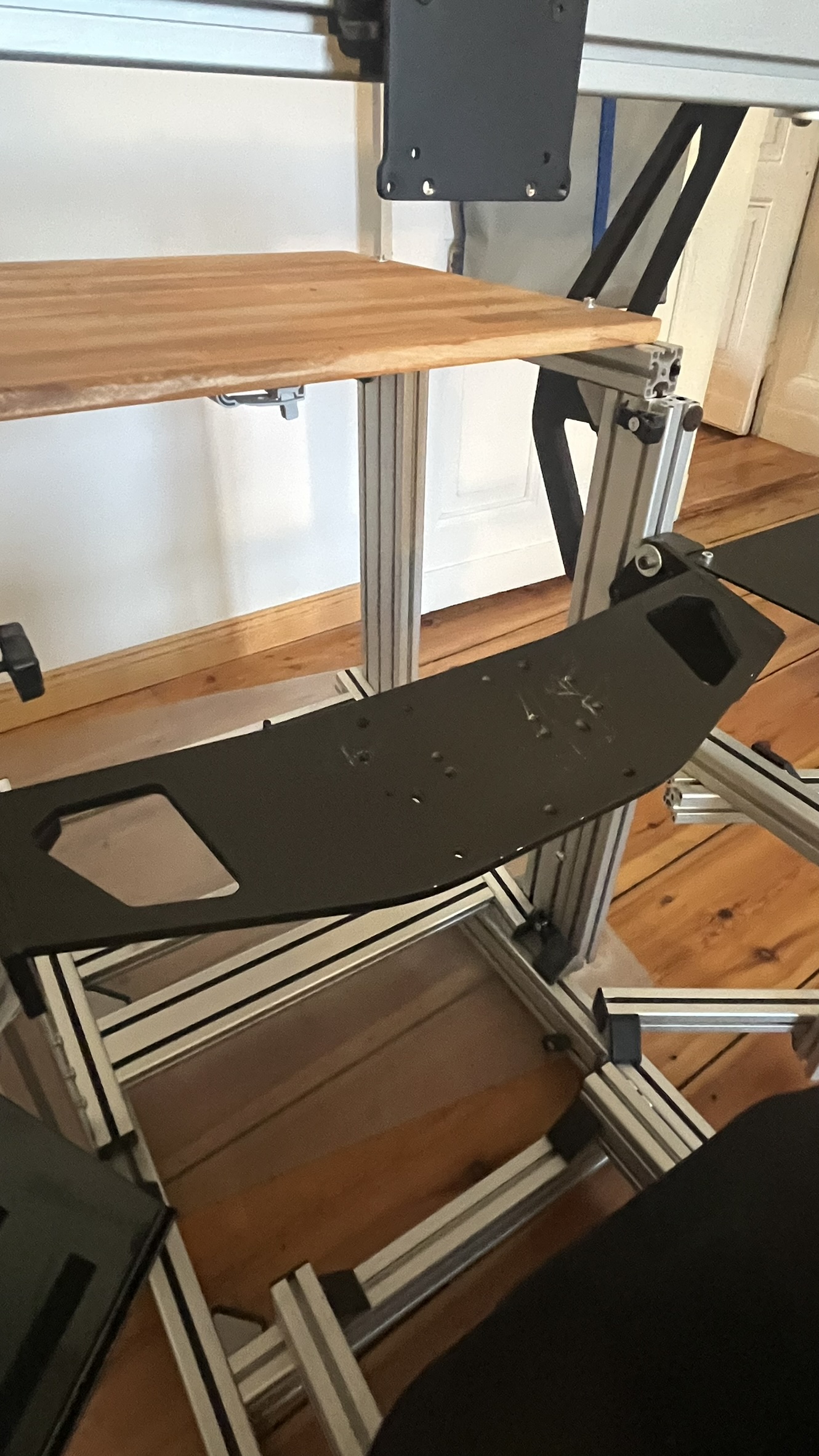 Simracing Cockpit komplett mit Triple-Screen / Motedis & SIMLAB