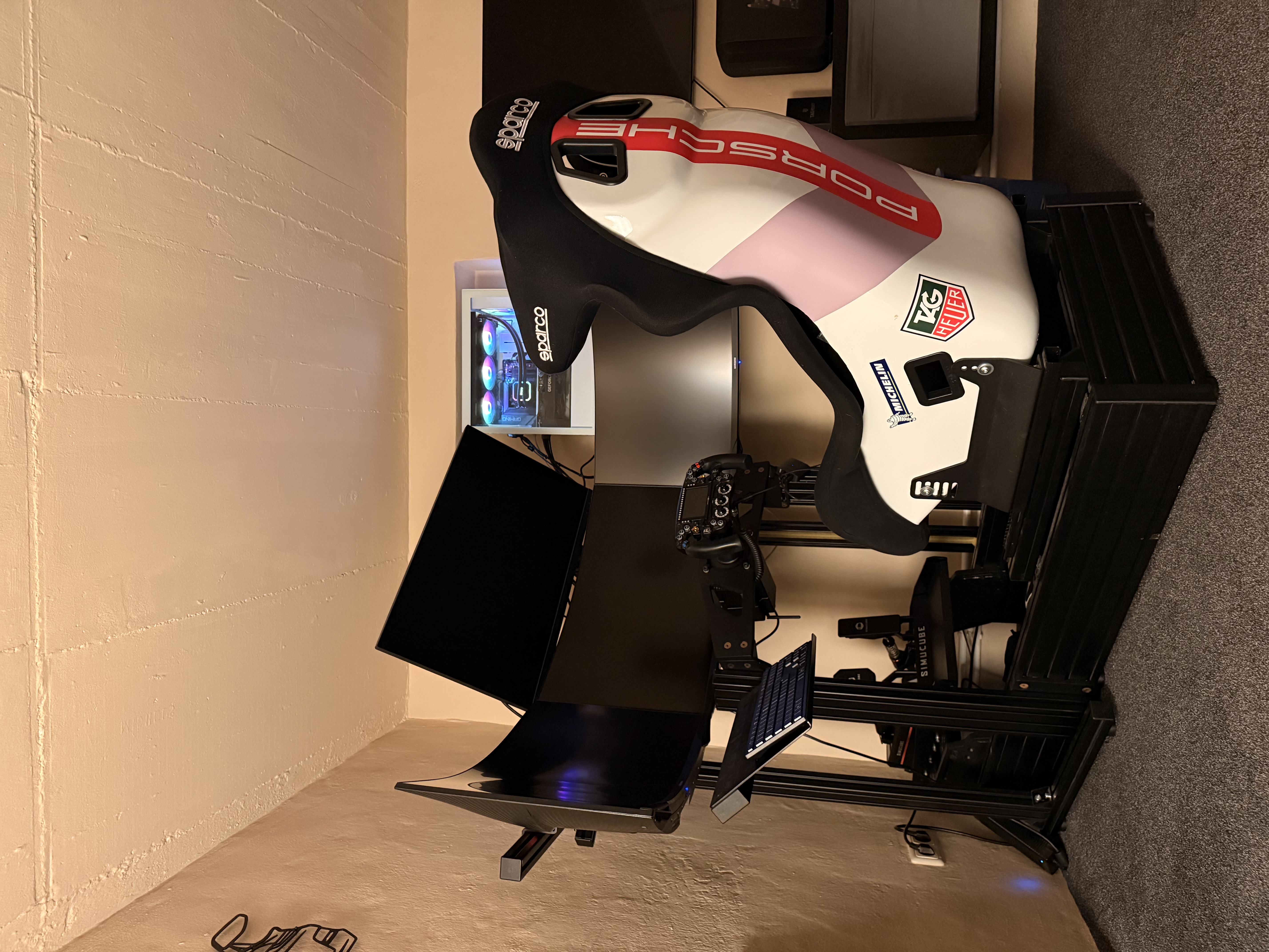 Sim Racing Sim Rig komplett | Simucube 2 Pro | Triple 32 Zoll