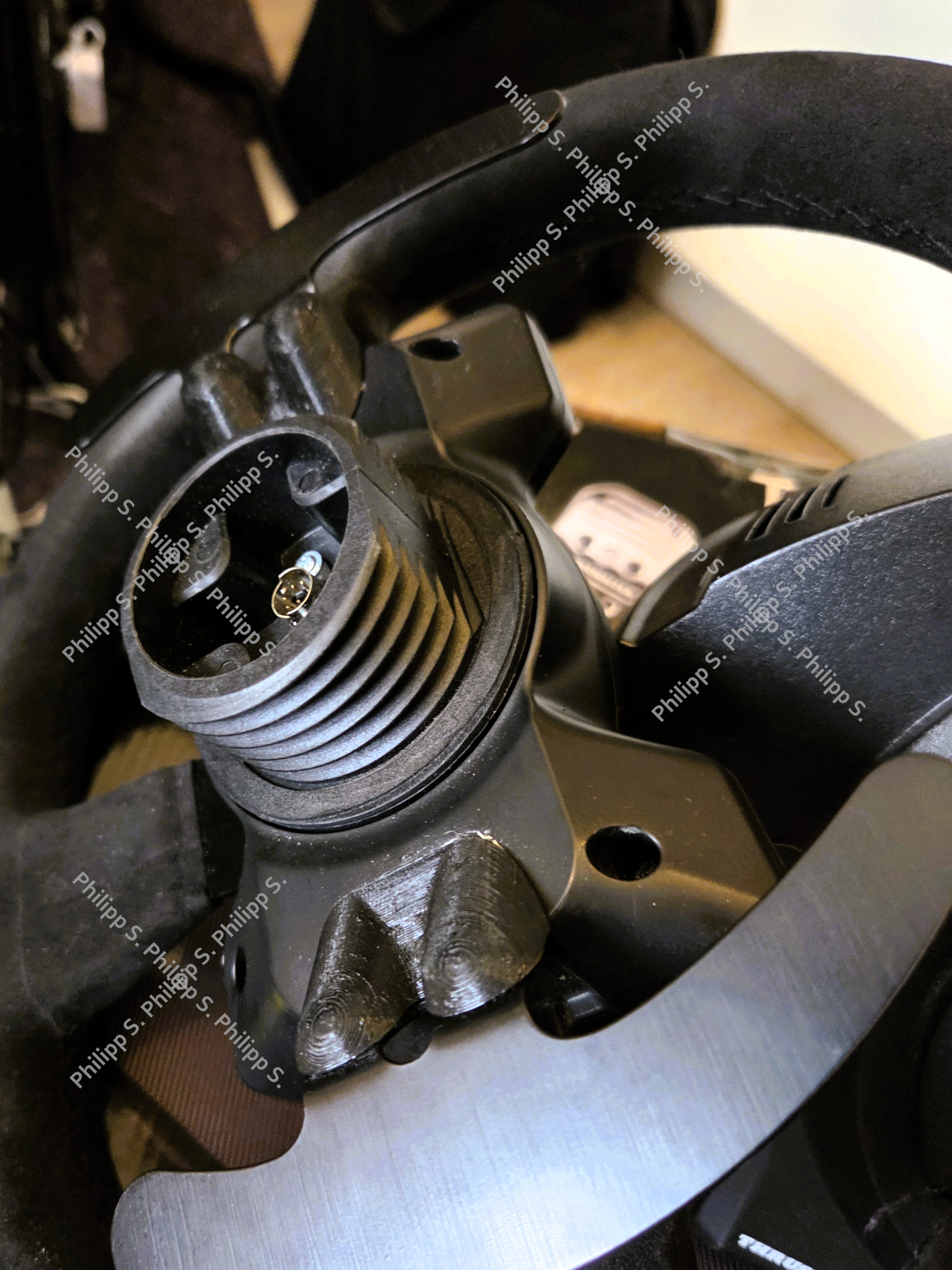 Thrustmaster T300 Ferrari Integral Racing Wheel Alcantara Edition inkl. T3PA 3-Pedal-Set