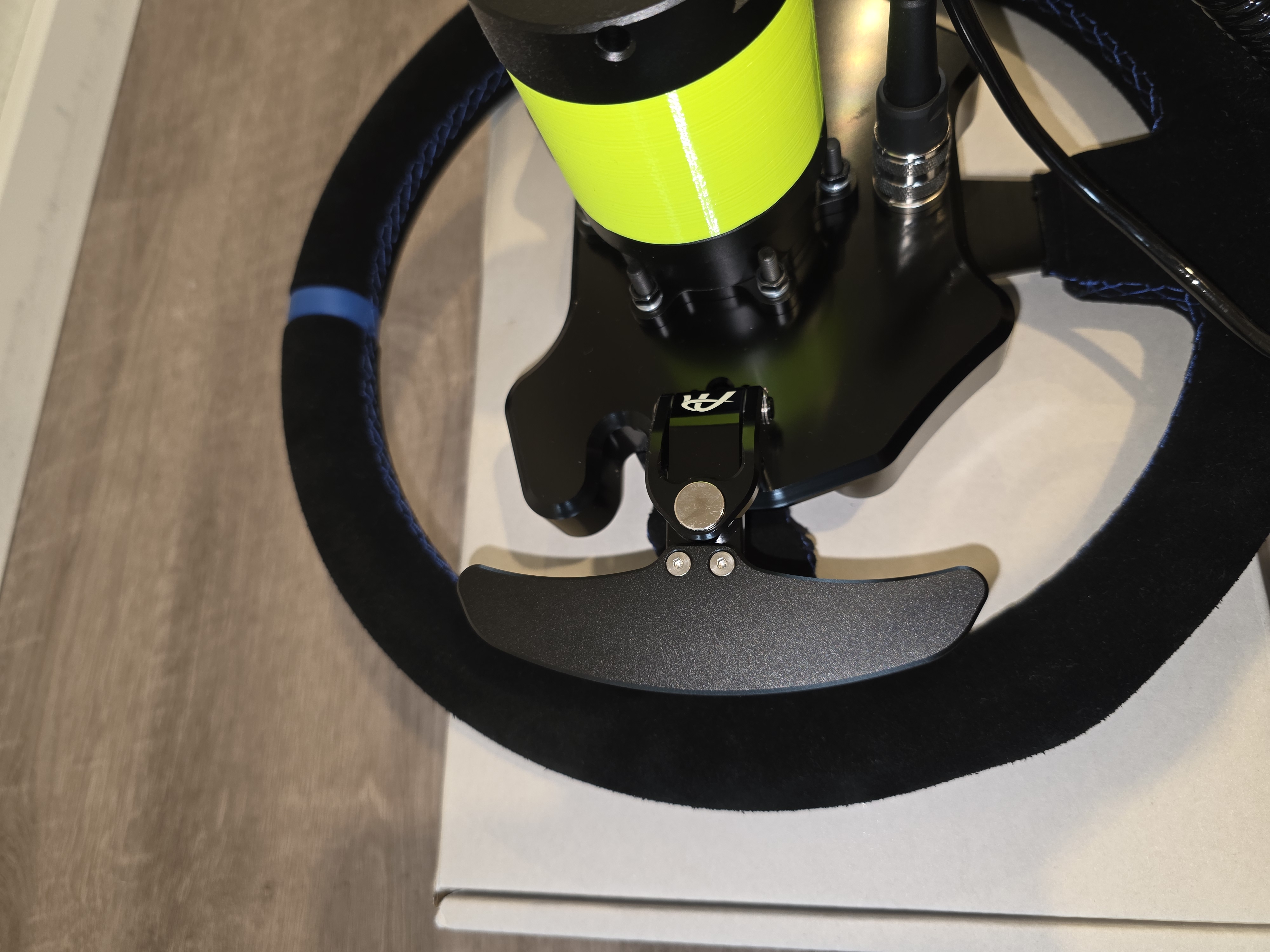 Ascher Racing B16L-USB + SC QR + Densu Lenkradkranz