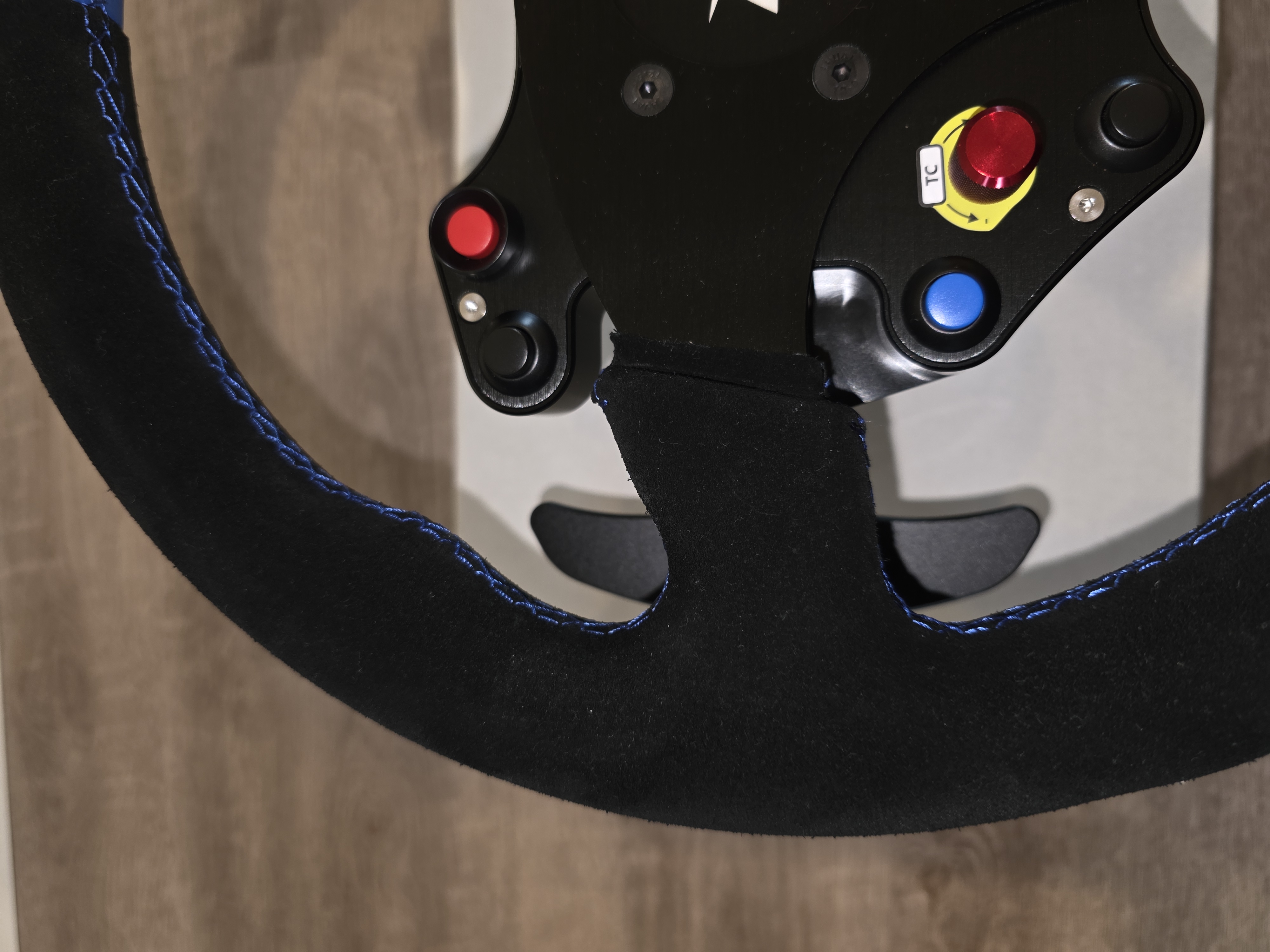 Ascher Racing B16L-USB + SC QR + Densu Lenkradkranz