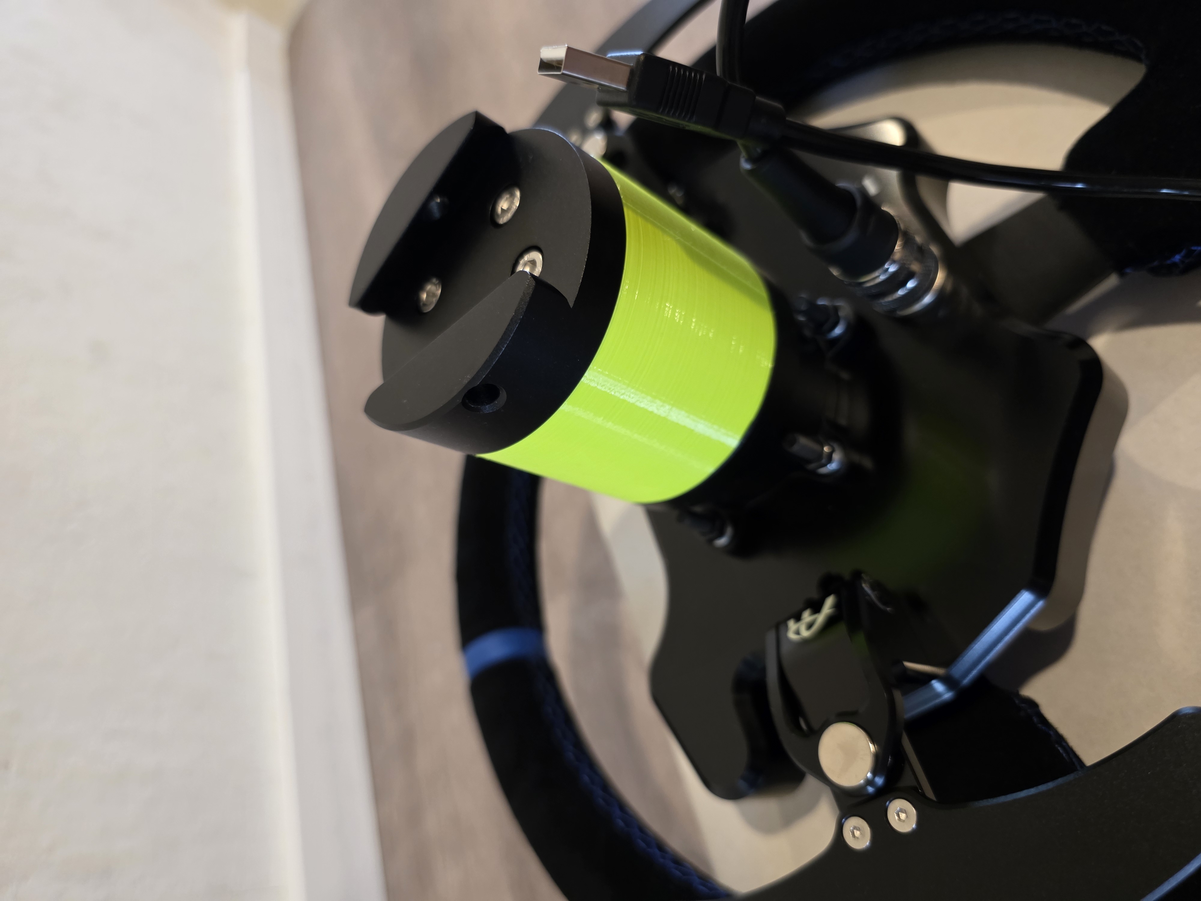 Ascher Racing B16L-USB + SC QR + Densu Lenkradkranz
