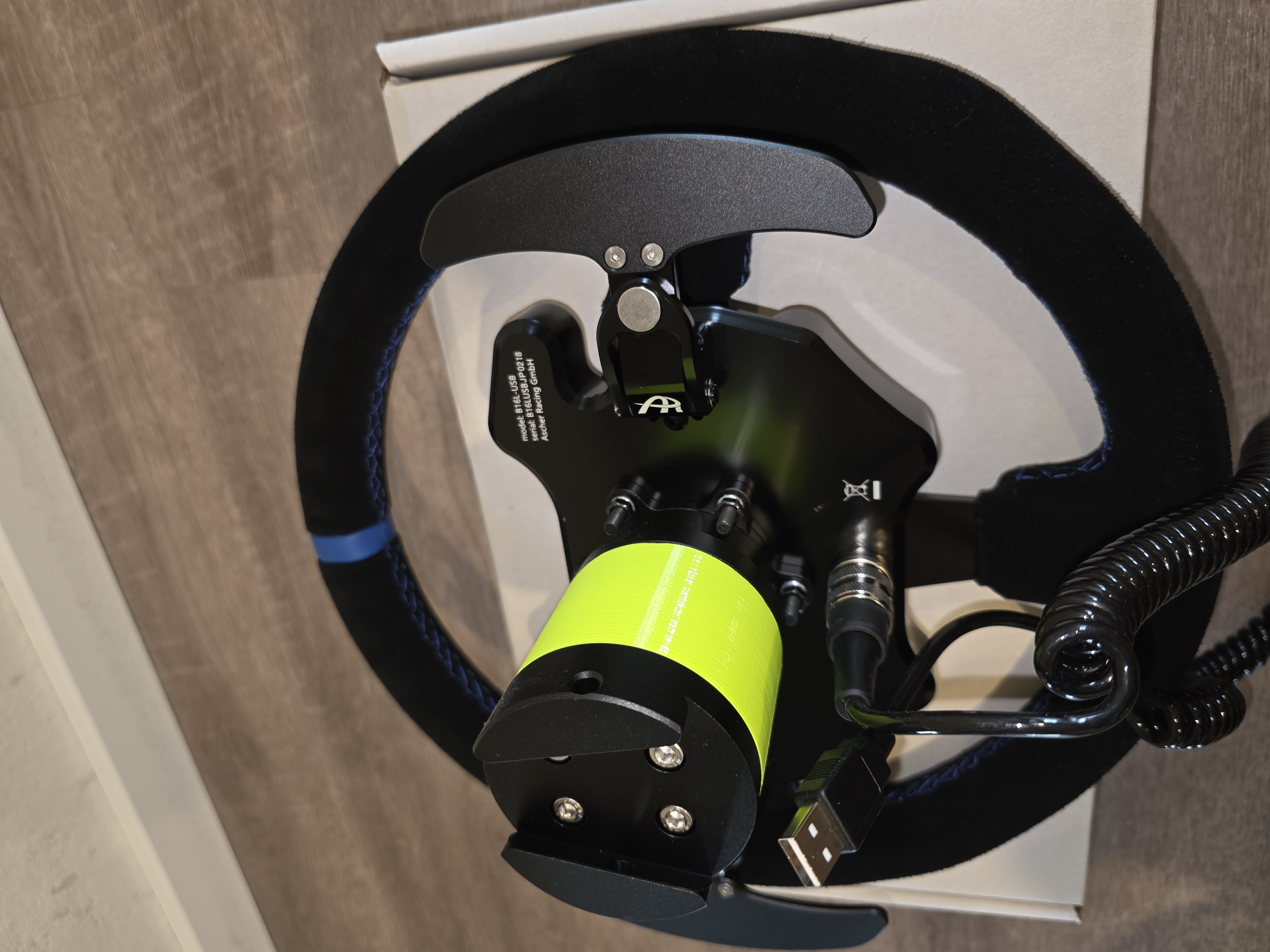 Ascher Racing B16L-USB + SC QR + Densu Lenkradkranz