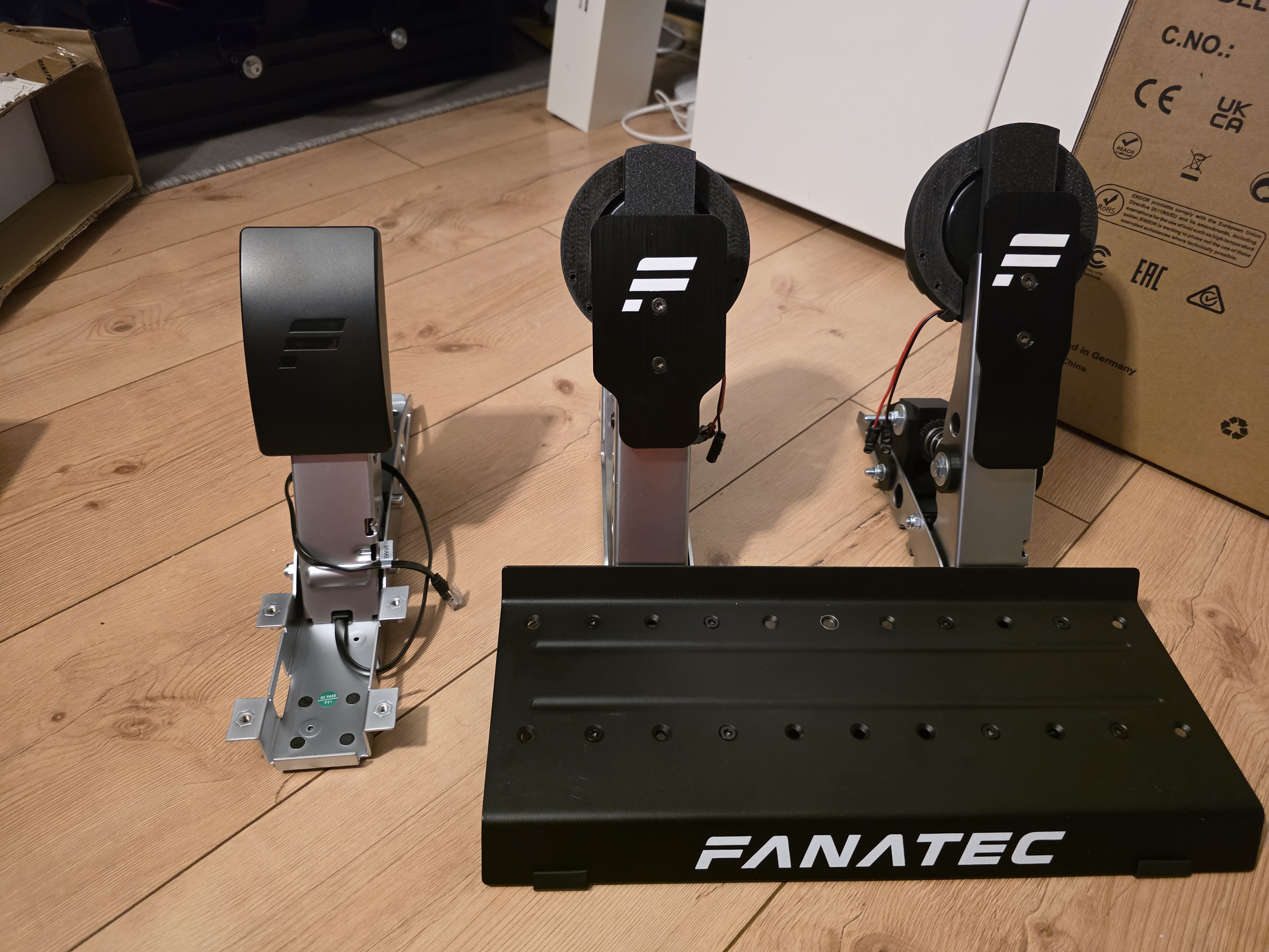 Fanatec CSL Pedale + Load Cell + Tuning Kit + 2× Bassshaker | SimHub