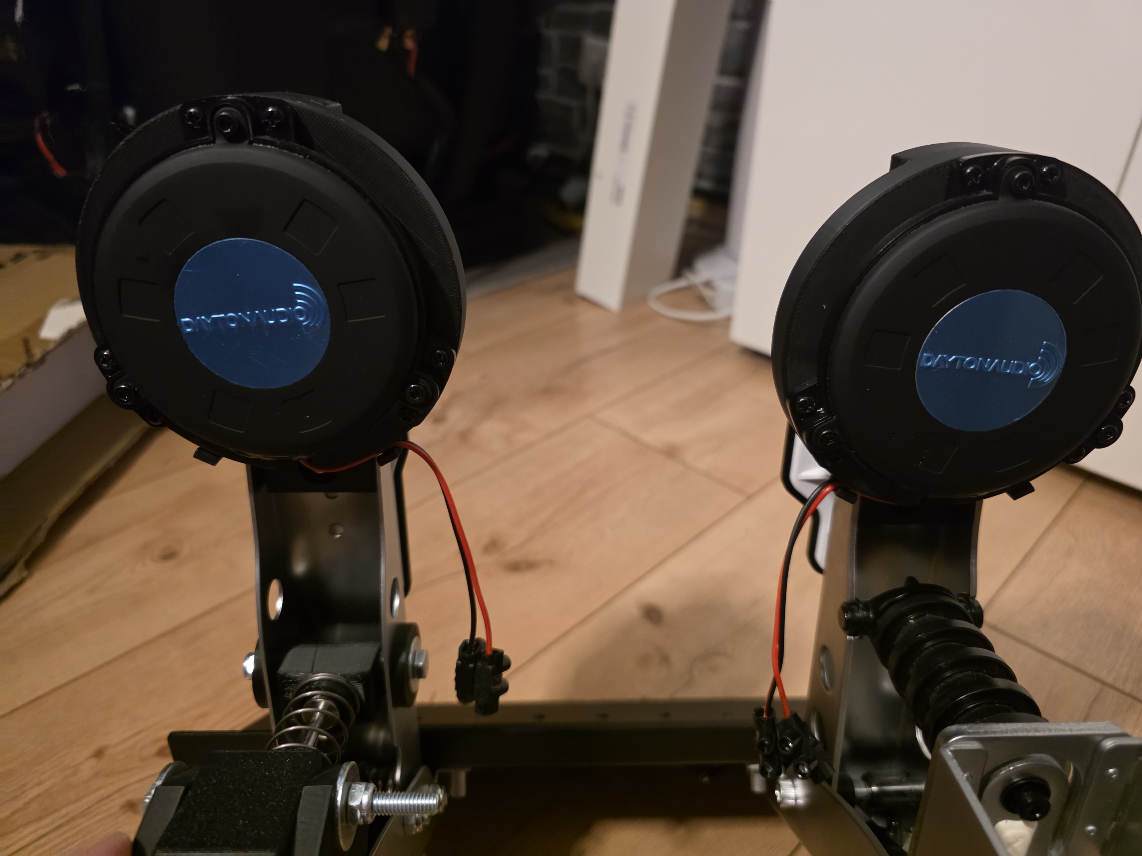 Fanatec CSL Pedale + Load Cell + Tuning Kit + 2× Bassshaker | SimHub
