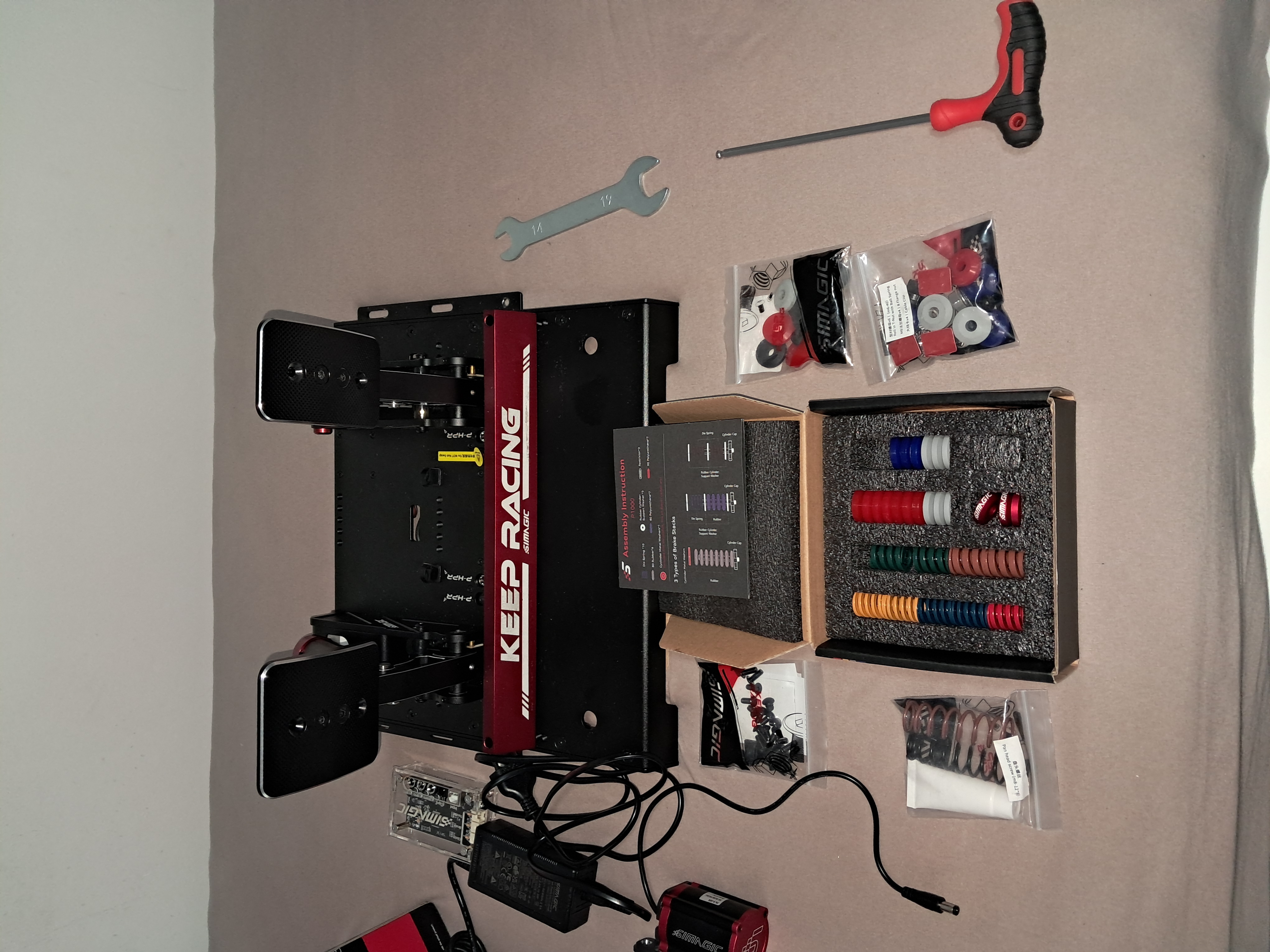 Simagic P 1000 Doppelpedal mit Zubehör