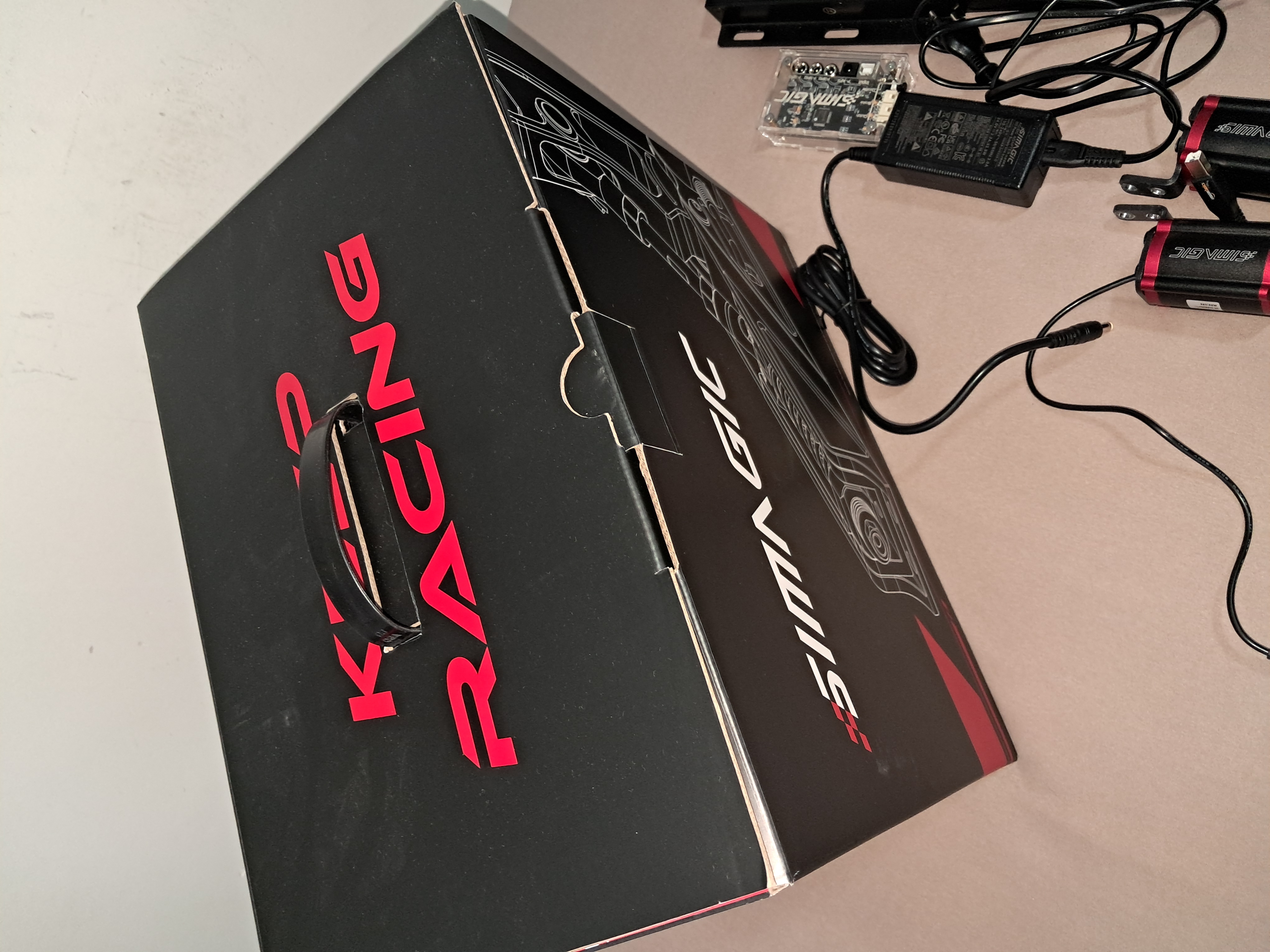 Simagic P 1000 Doppelpedal mit Zubehör