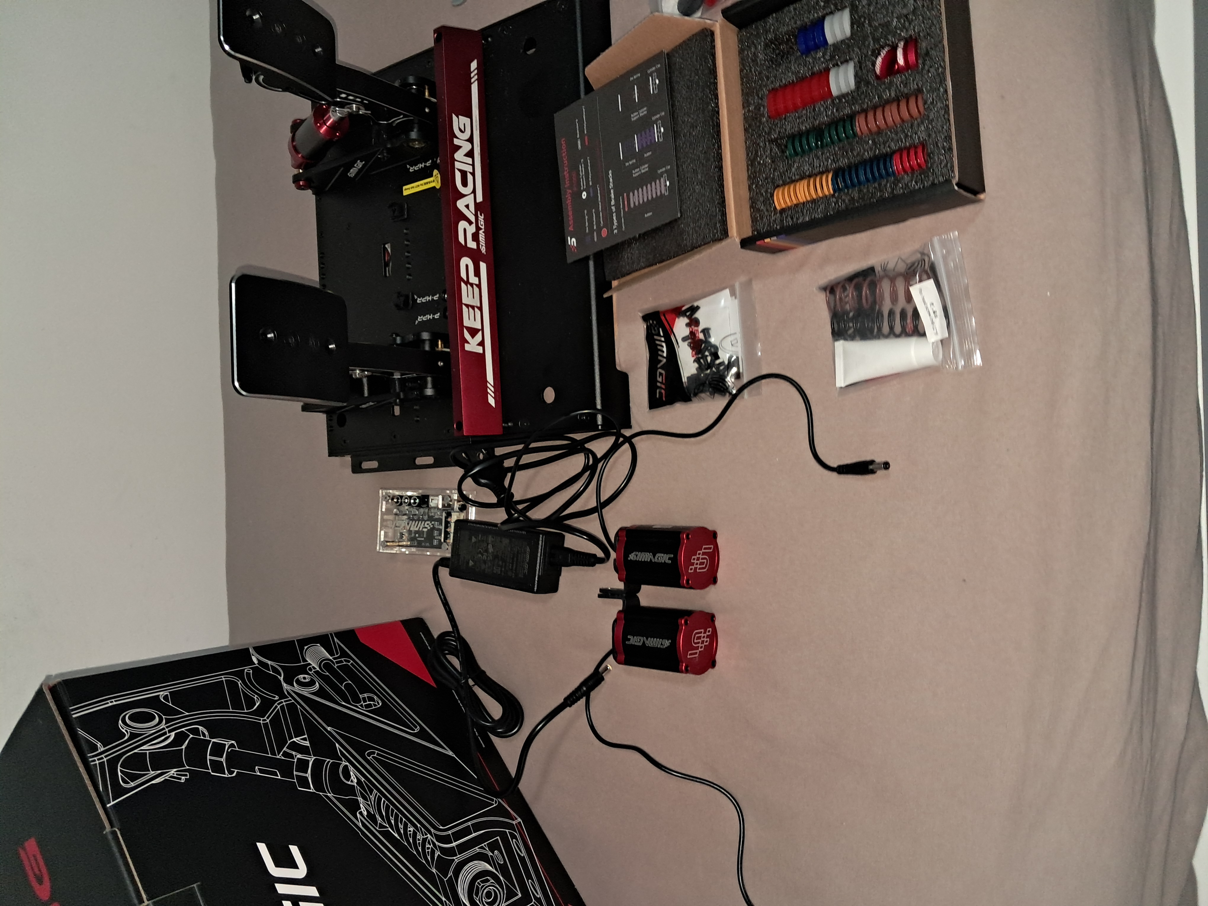 Simagic P 1000 Doppelpedal mit Zubehör