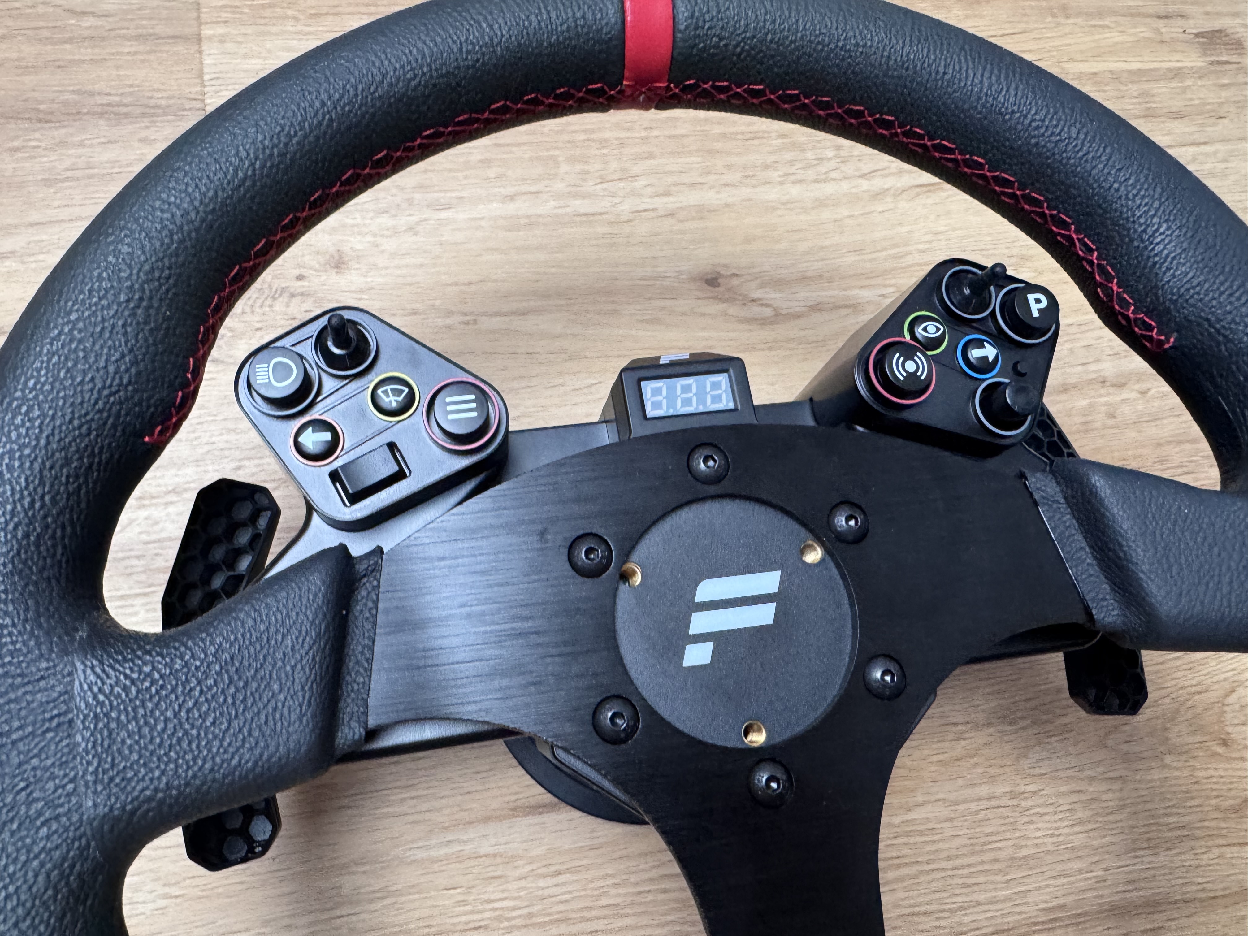 Fanatec CSL UNIVERSAL HUB V2 QR2 plus Simagic Lenkrad
