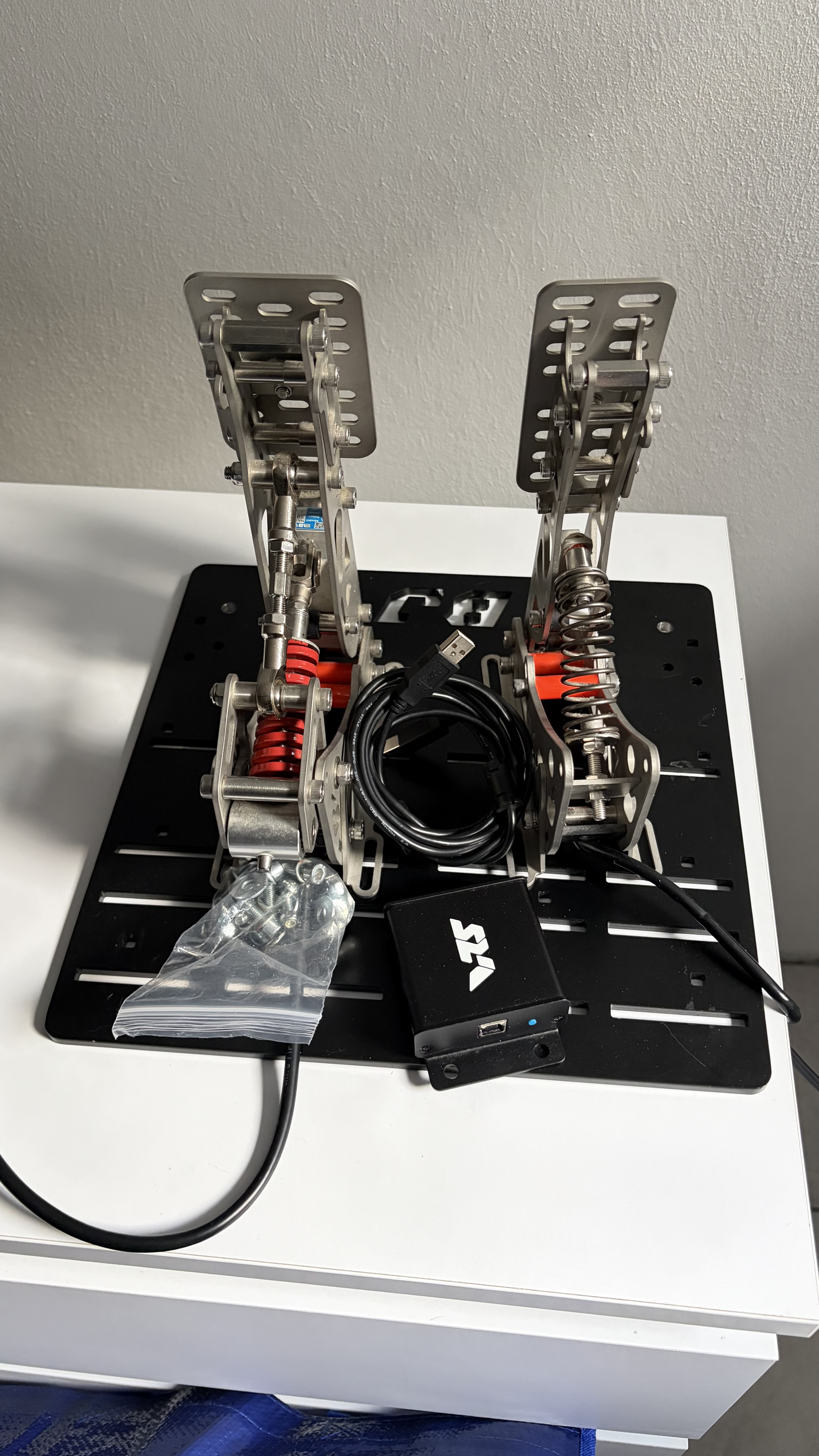 VRS DirectForce Pro Pedale – sehr guter Zustand + Base Plate